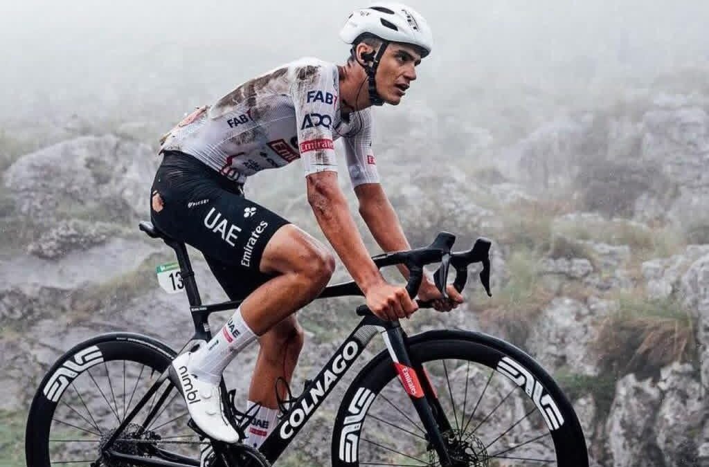 Isaac del Toro apunta a debutar en el pavé de la E3 Saxo Classic