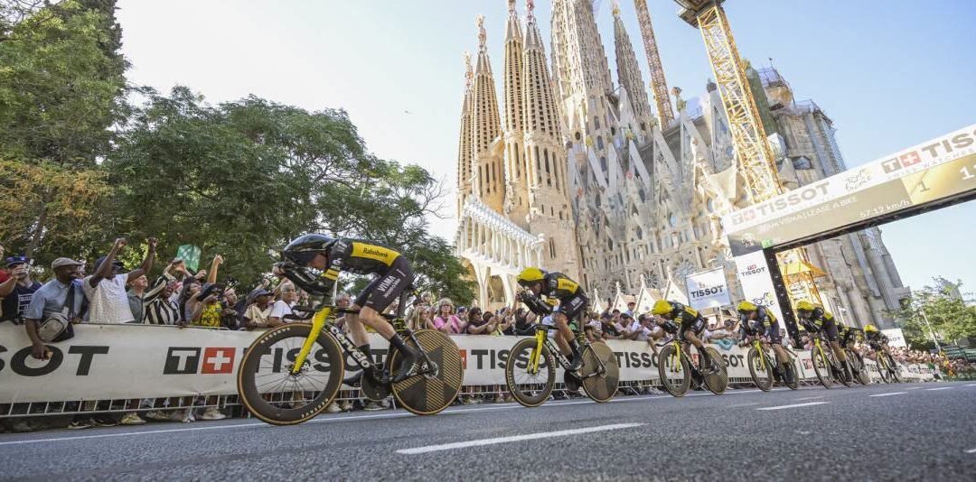 VINGEGAARD GOLPEA PRIMERO Y SE VISTE DE AMARILLO EN EL ARRANQUE DEL TOUR DE FRANCIA 2026