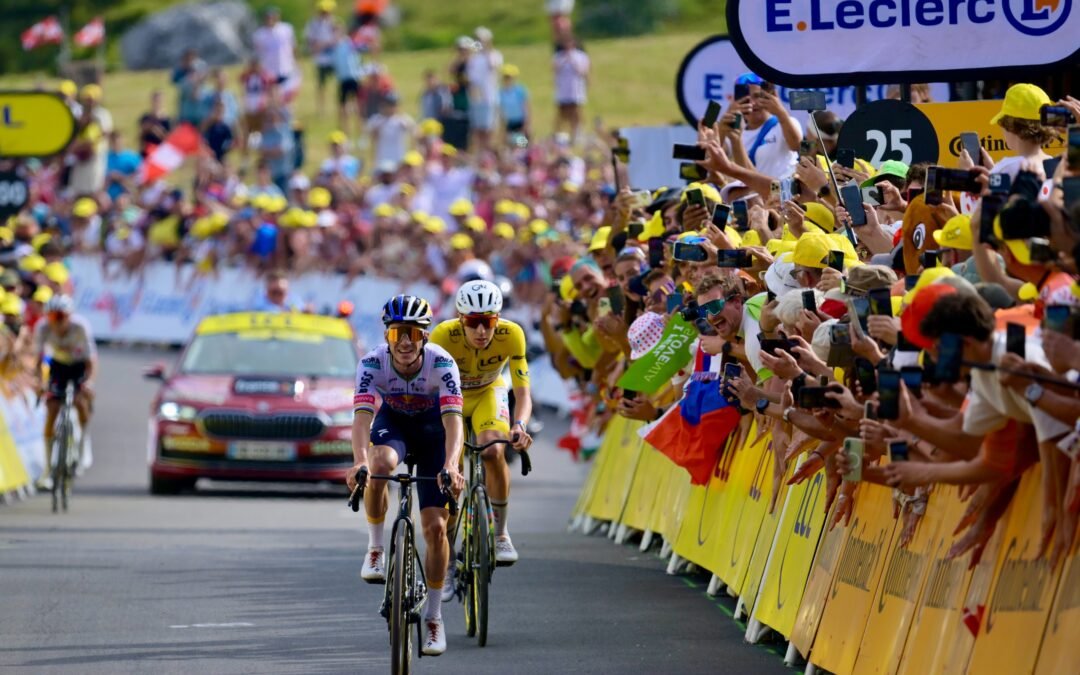 EVENEPOEL CONQUISTA LOS ALPES EN UNA ETAPA MARCADA POR EL DRAMA DE VINGEGAARD