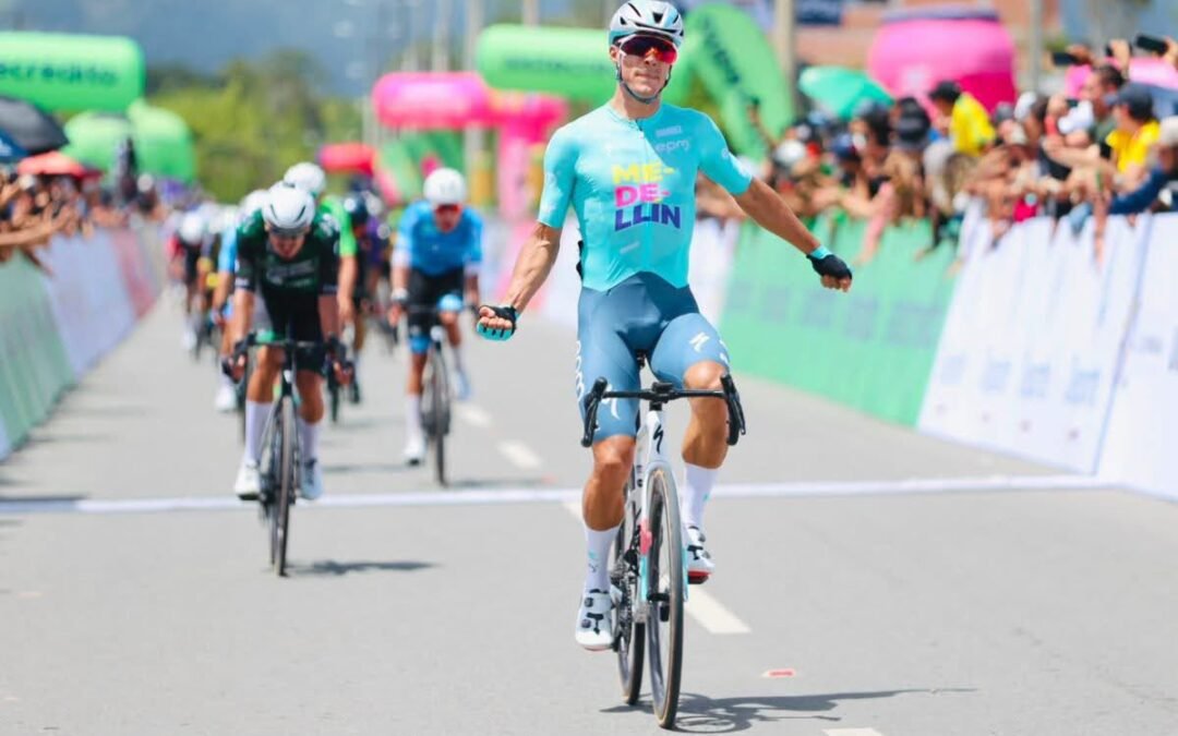 WILMAR PAREDES IMPONE SU LEY Y SE VISTE CON EL PRIMER JERSEY DE LÍDER EN LA VUELTA A COLOMBIA 2026