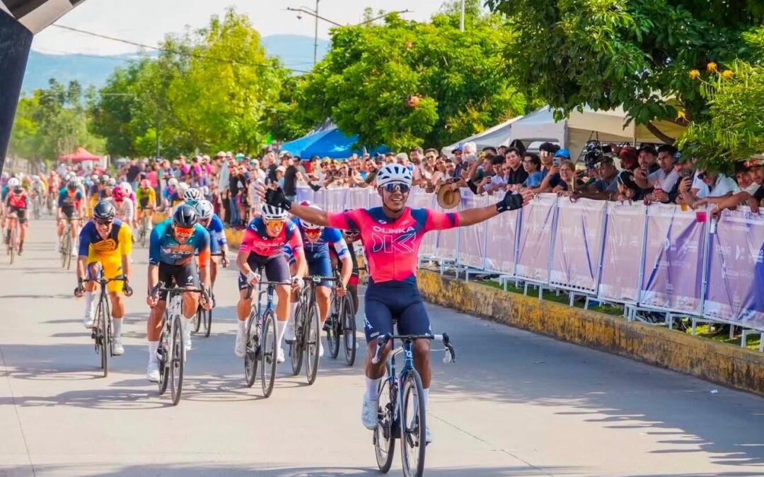 OLINKA Y PATOBIKE MUESTRAN PODERÍO AL GANAR SAHUAYO, CATEGORÍAS ÉLITE VARONIL Y FEMENIL, CON CARLOS GARCÍA Y ANDREA RAMÍREZ, RESPECTIVAMENTE