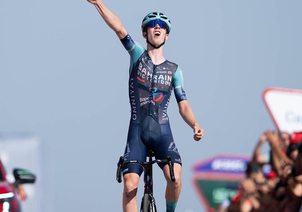 CON 20 AÑOS, JAKOB OMRZEL CONQUISTA UNA ETAPA HISTÓRICA DE LA VUELTA A ESPAÑA